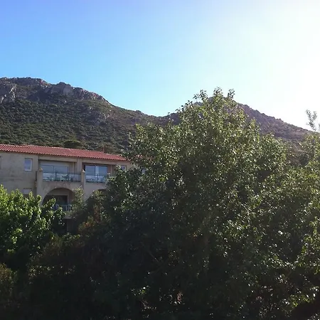 De La Les Arcades Hotel 2*