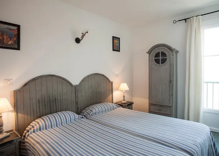 Hotel De La Les Arcades Algajola (Corsica)