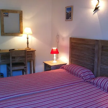 De La Les Arcades 2*