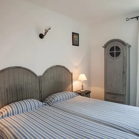 Hotel De La Les Arcades Algajola (Corsica)