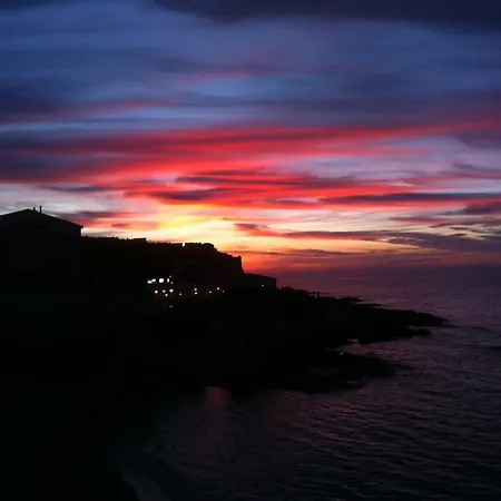 De La Les Arcades ホテル 2*