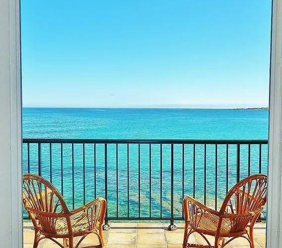 De La Les Arcades Hotel 2*