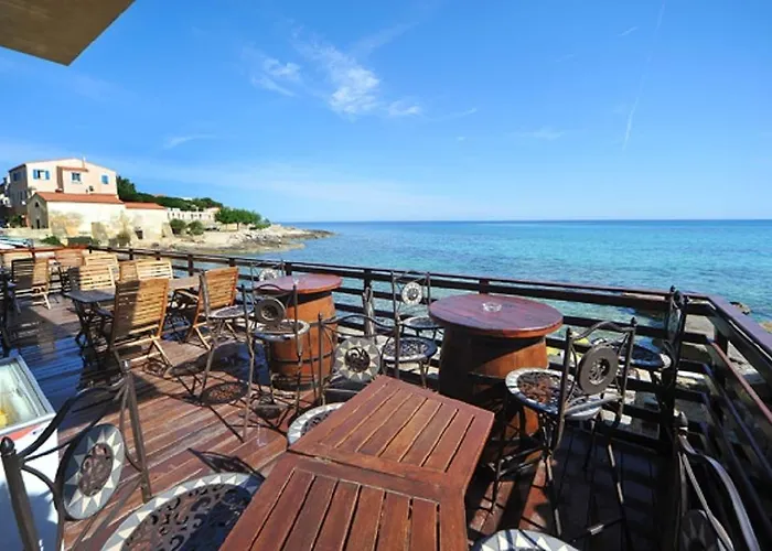 ホテル De La Les Arcades